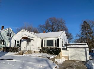105 Lincoln Ave, Round Lake, IL