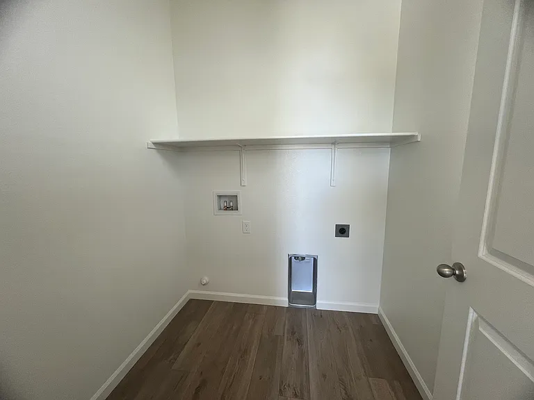 Hookups for Washer / Dryer