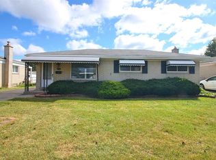 27742 Larry St, Roseville, MI 48066