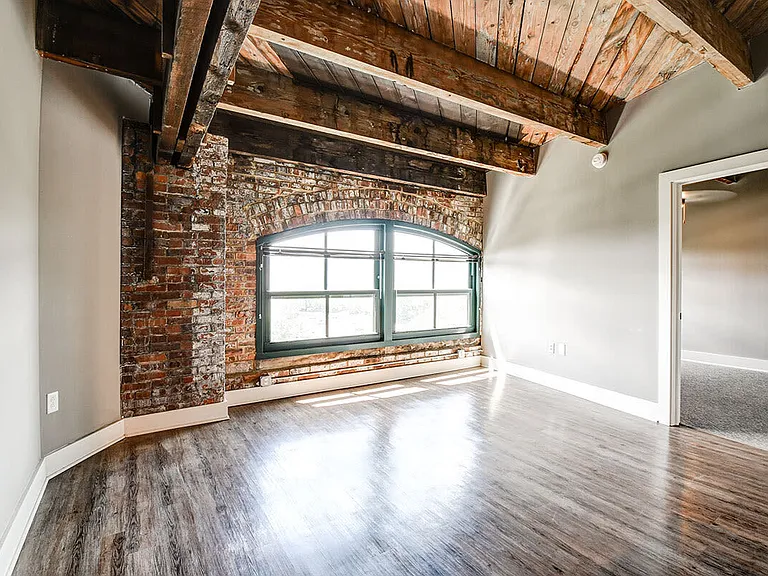 Boury Lofts — Photo 16