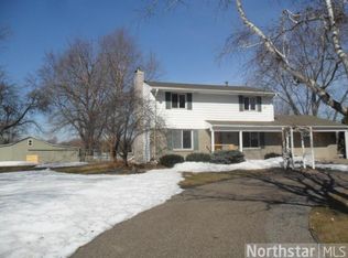 2445 Holy Name Dr, Wayzata, MN 55391