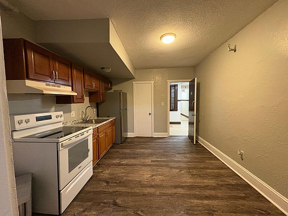 4th image of 354 W Main St #210