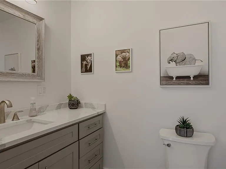 21 Pell St — Photo 12