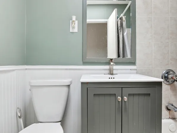 9021 Avenue L image 10 of 12