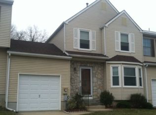 20 Blue Jay Dr, Clementon, NJ 08021