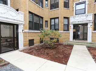 721 1/2 W Barry Ave APT 2B, Chicago, IL 60657