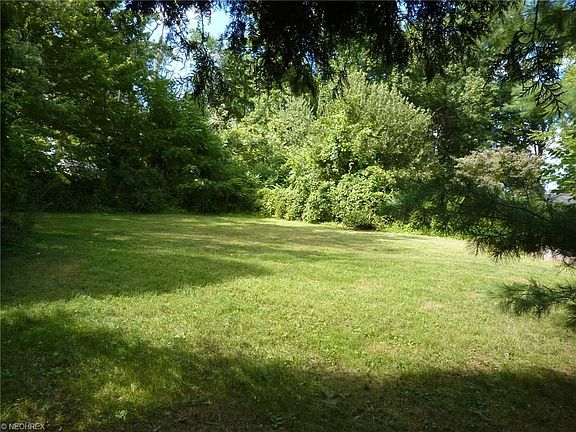 2nd image of 803 Valley Dr