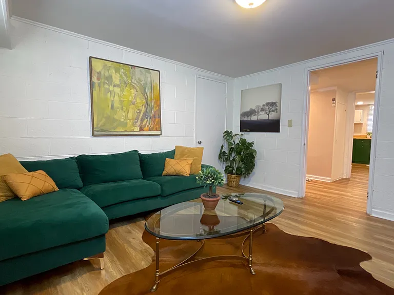 W Maple St — Photo 8