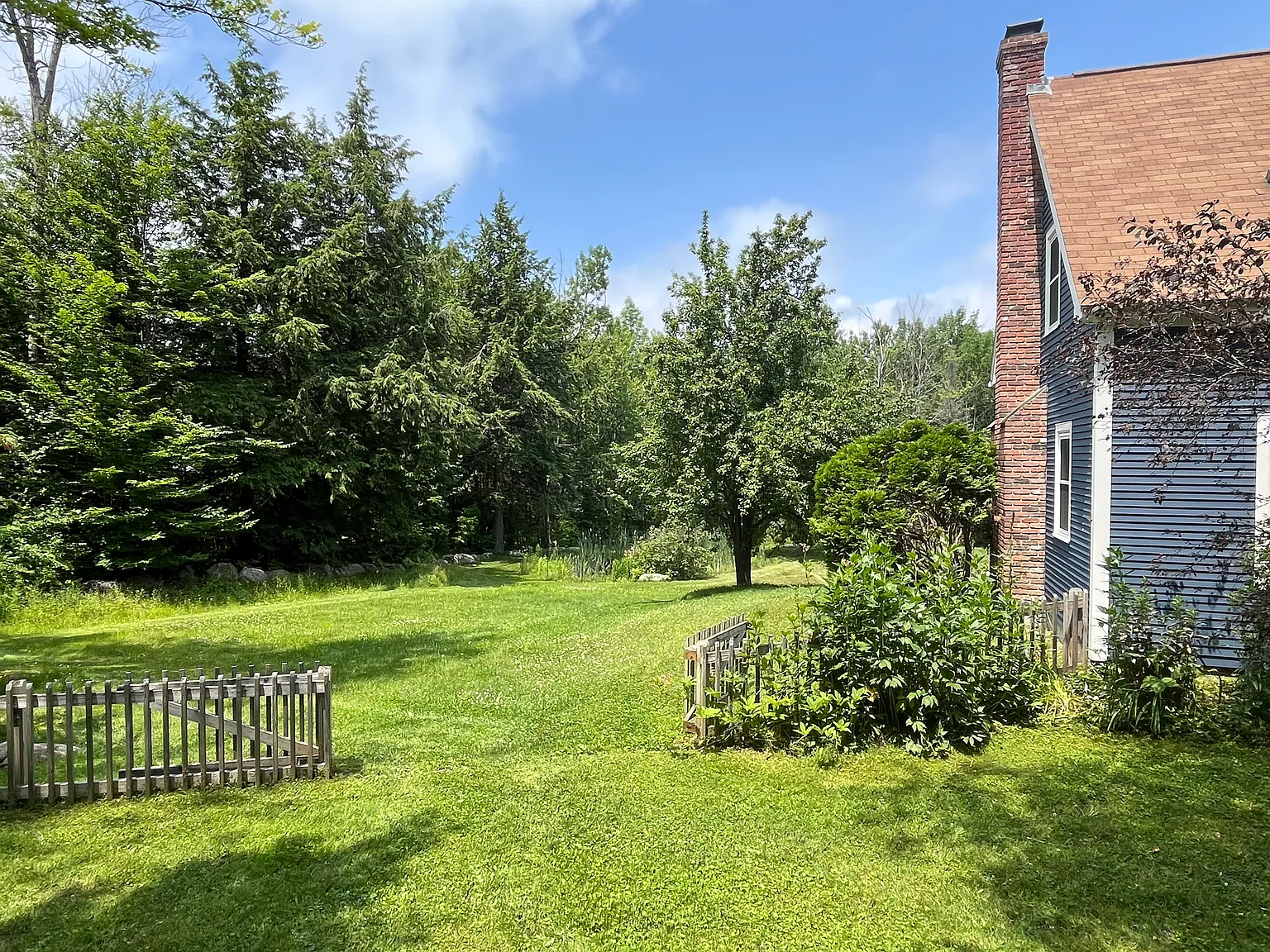 3 bed, 2085 sqft, $3,400 — Photo 3