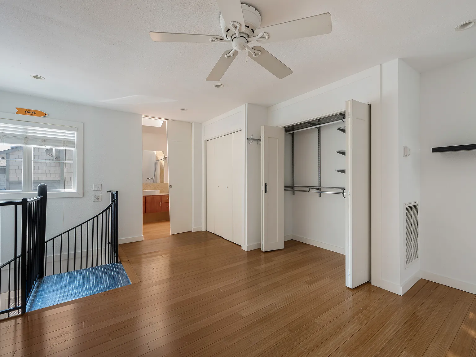 1 bed, 821 sqft, $2,200 — Photo 3