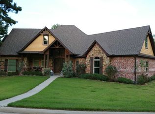 206 Stonegate Dr, Carthage, TX 75633