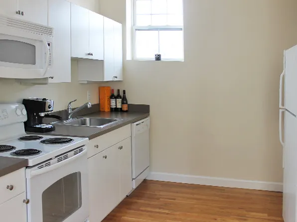 10 Barton Sq, Salem, MA