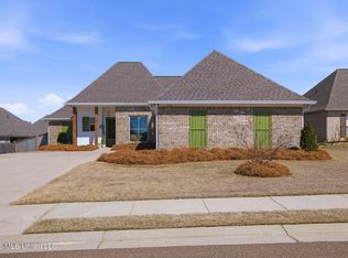 204 Ashbury Cv, Canton, MS 39046