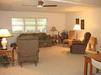 4th image of 737 Fairmount Dr