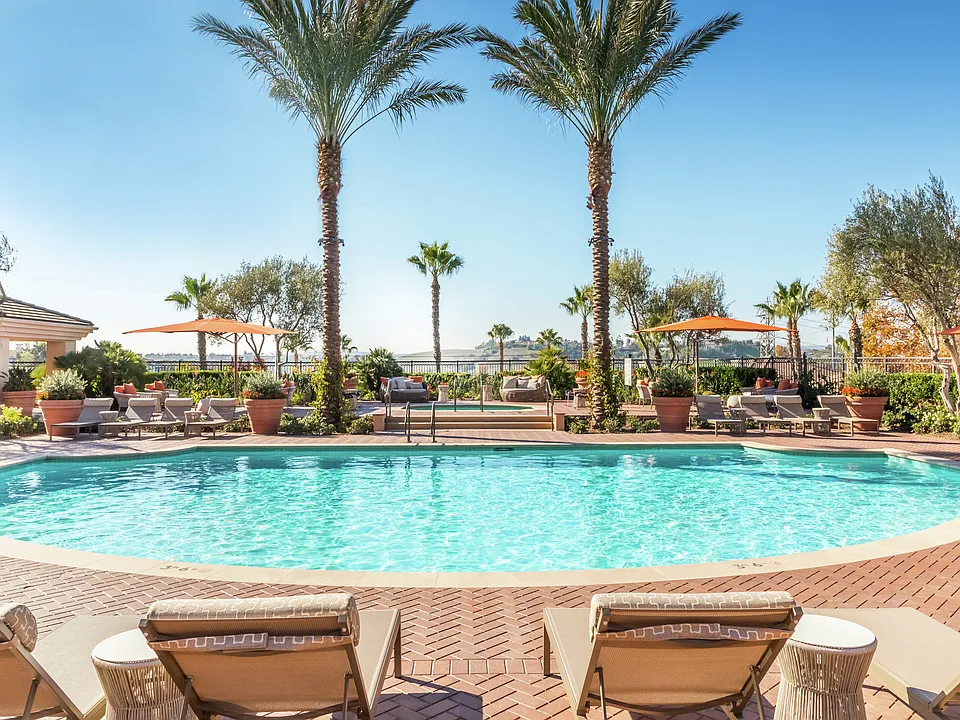 Vista Real Apartment Homes