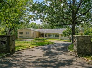 7 Sterling Rd N, Armonk, NY 10504