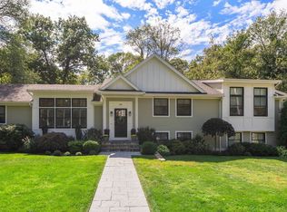 54 Edmunds Rd, Wellesley, MA 02481