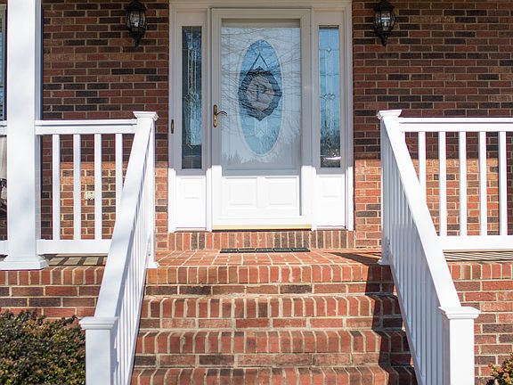 3rd image of 102 Comanche Dr