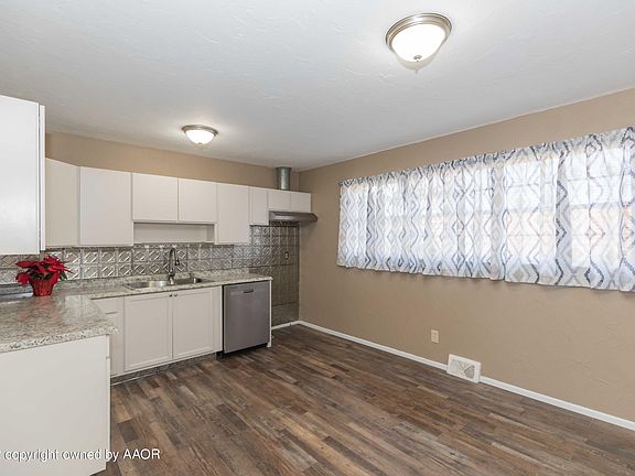 5th image of 2509 Redwood St