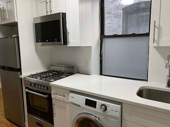 3rd image of 139 E 110th St #43A