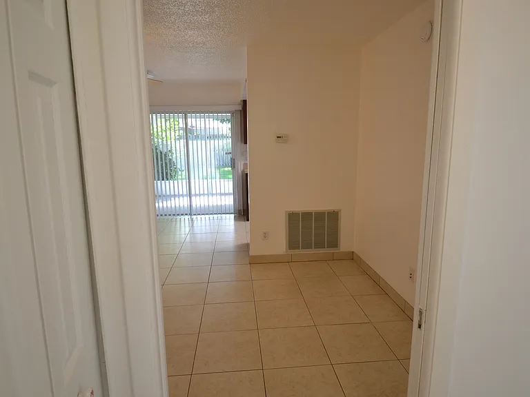 2357 White Oak Cir — Photo 7
