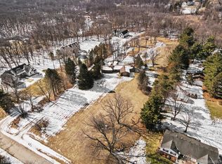 400 Liddy Dr, Brighton, MI