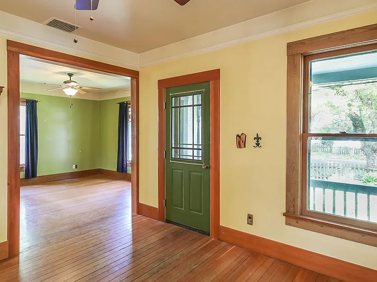 923 S Jefferson St — Photo 4