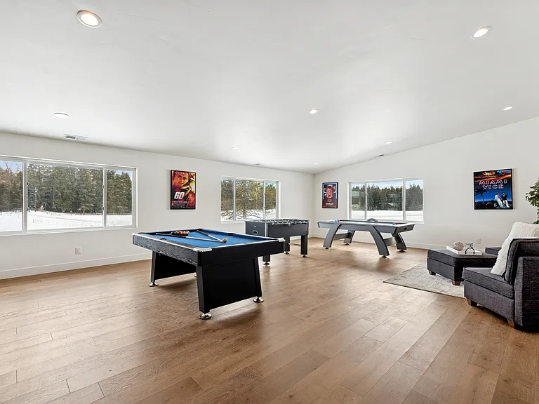 233 Cowboy Dr — Photo 32