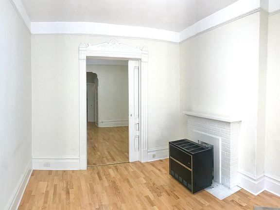 3rd image of 55A Downey St