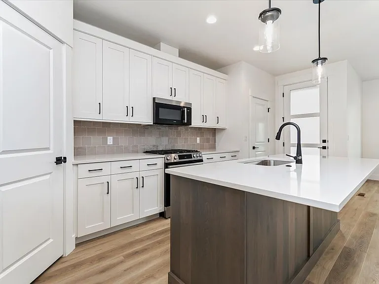 740 S Calhoun Ln — Photo 37