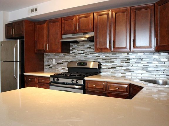 5th image of 838 Hicks St #1F