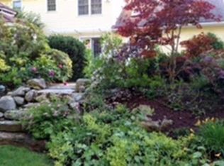 33 Buehler Rd, Bedford, MA 01730