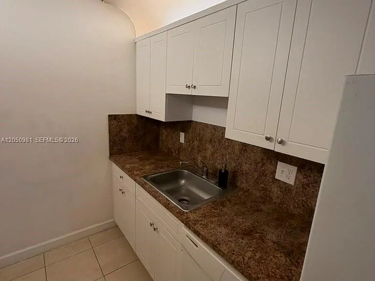 8200 SW 210th St #303 — Photo 2