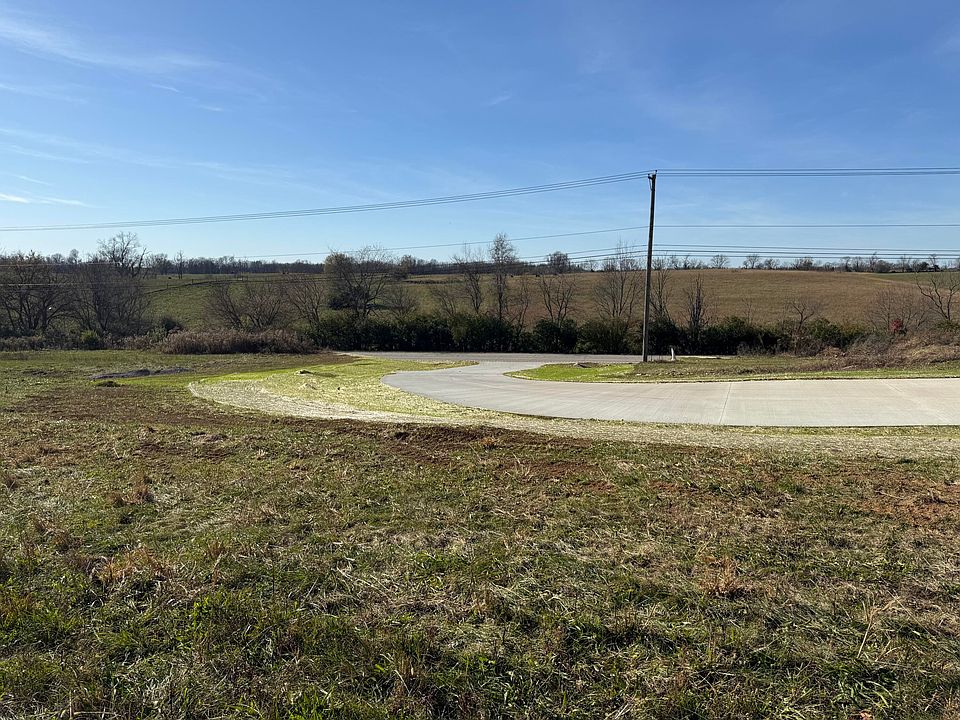 2nd image of 2725 Lexington Rd