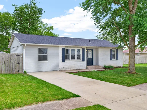 420 N Jackson Park Dr, Seymour, IN 47274