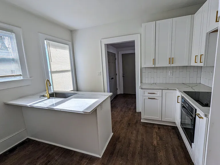 1533 Melrose Dr SW — Photo 5