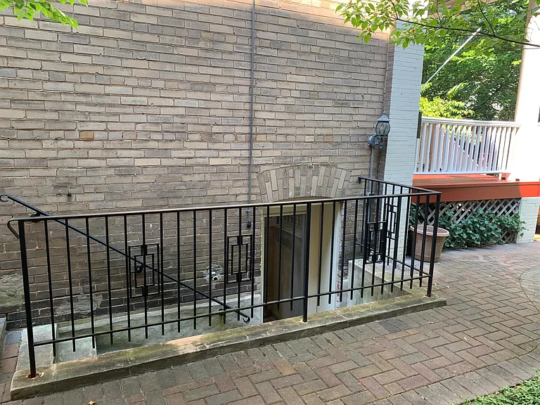 1824 Park Rd NW #B — Photo 3