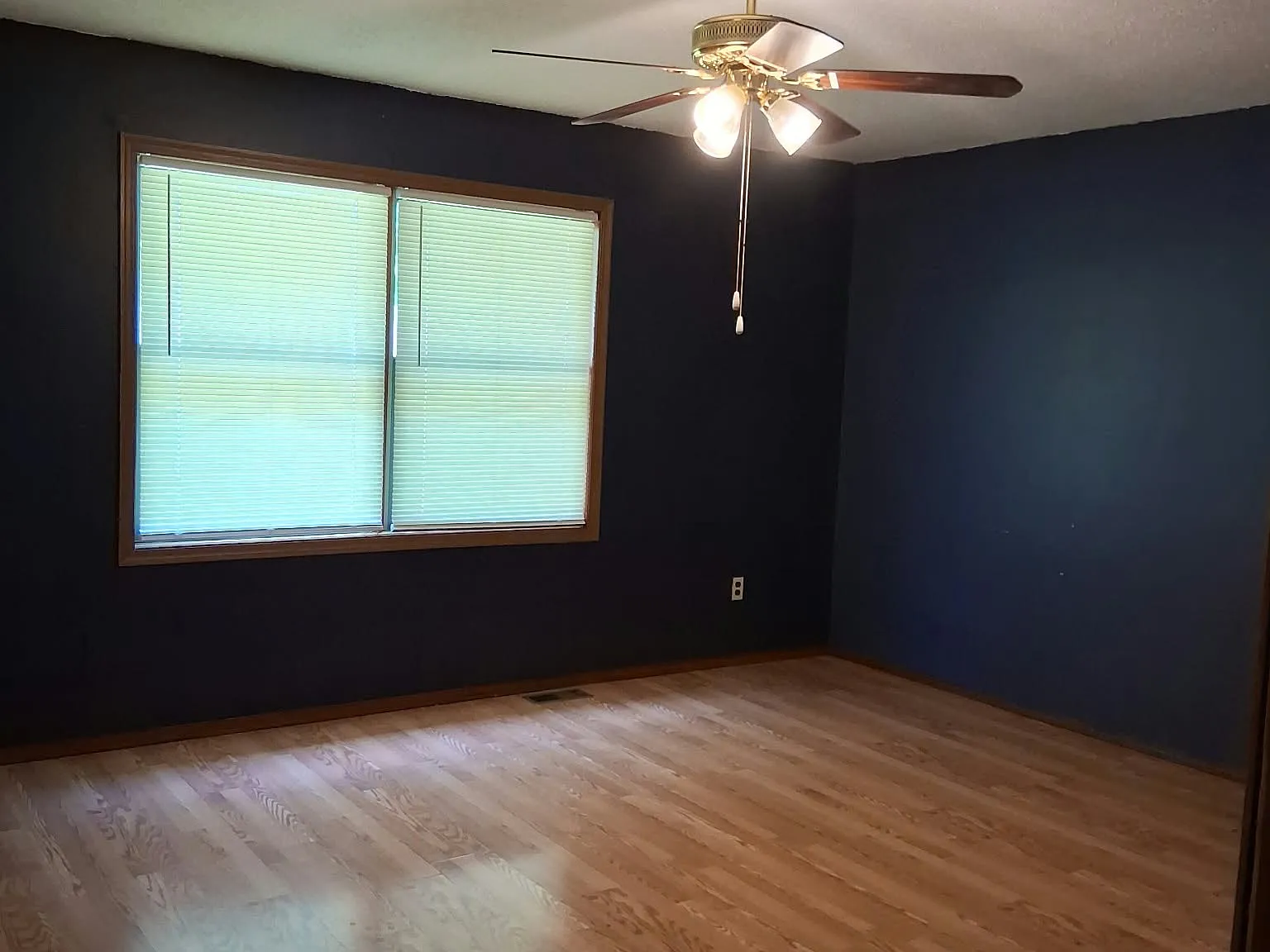 3 bed, 1463 sqft, $1,550 — Photo 1