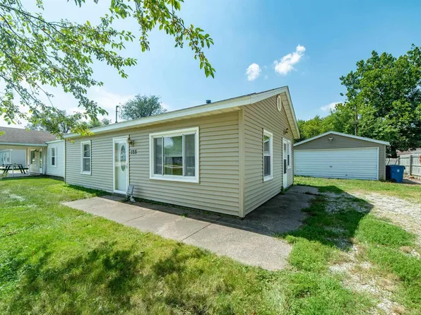 128 W 4th St, Coal Valley, IL 61240