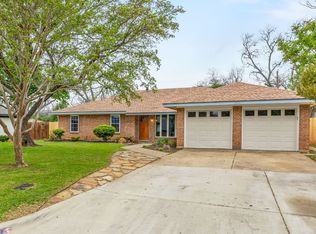 2912 Ashbury Dr, Arlington, TX 76015