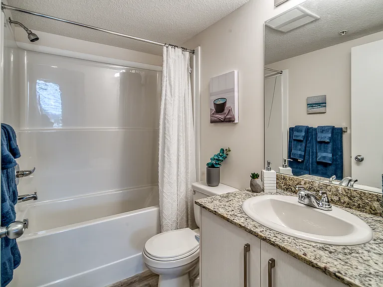 905 Evanston Dr NW — Photo 70