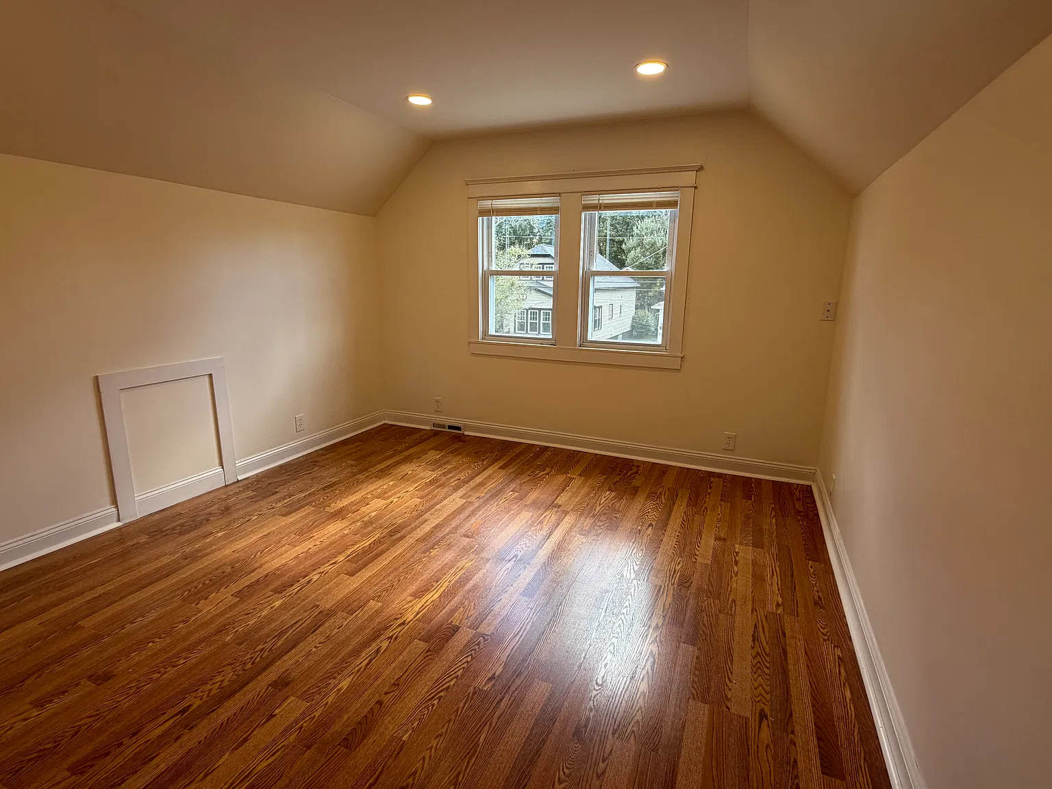 2 bed, $1,250 — Photo 2