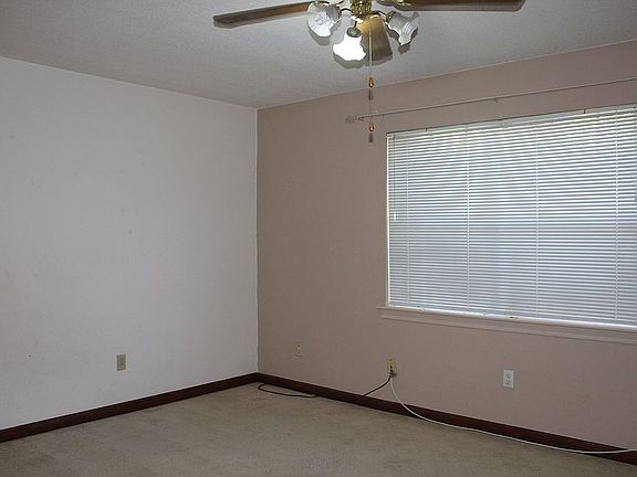 4th image of 5 Carriage Ln