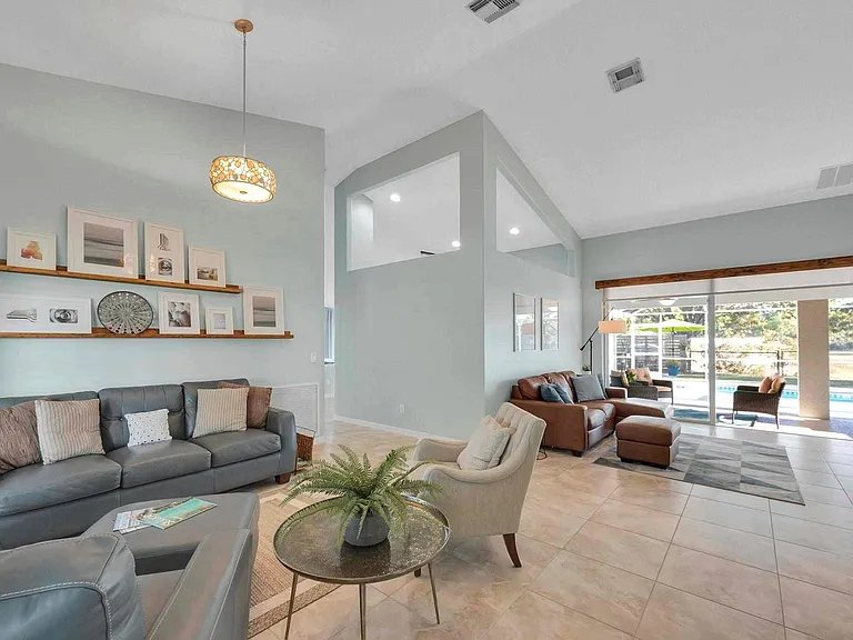 5464 NW Milner Dr — Photo 6