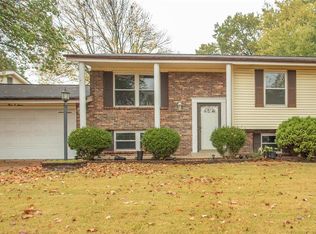 307 Wembley Ln, Ballwin, MO 63021