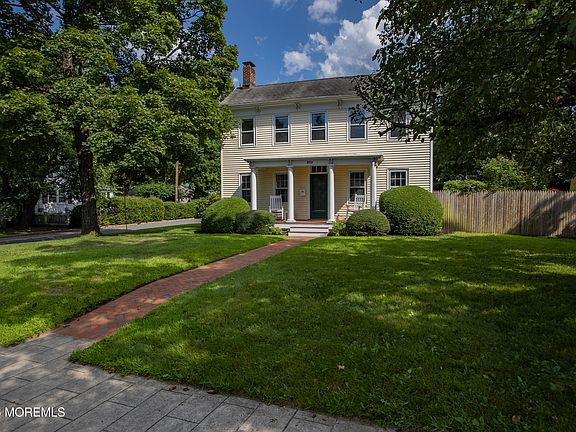 3rd image of 852 River Road