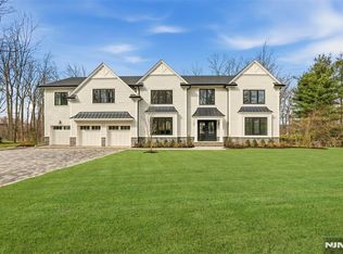 26 Huff Ter, Montvale, NJ 07645