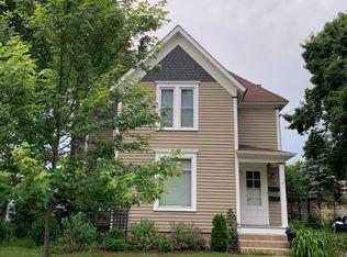 160 W Crystal Lake Ave, Crystal Lake, IL 60014