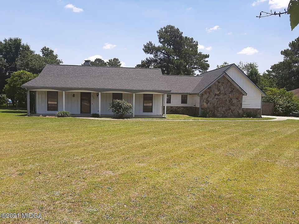 2nd image of 102 Woodfield Dr