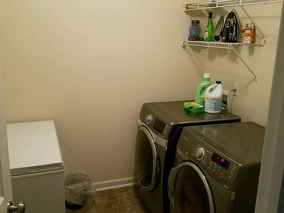 WASHER/ DRYER ROOM